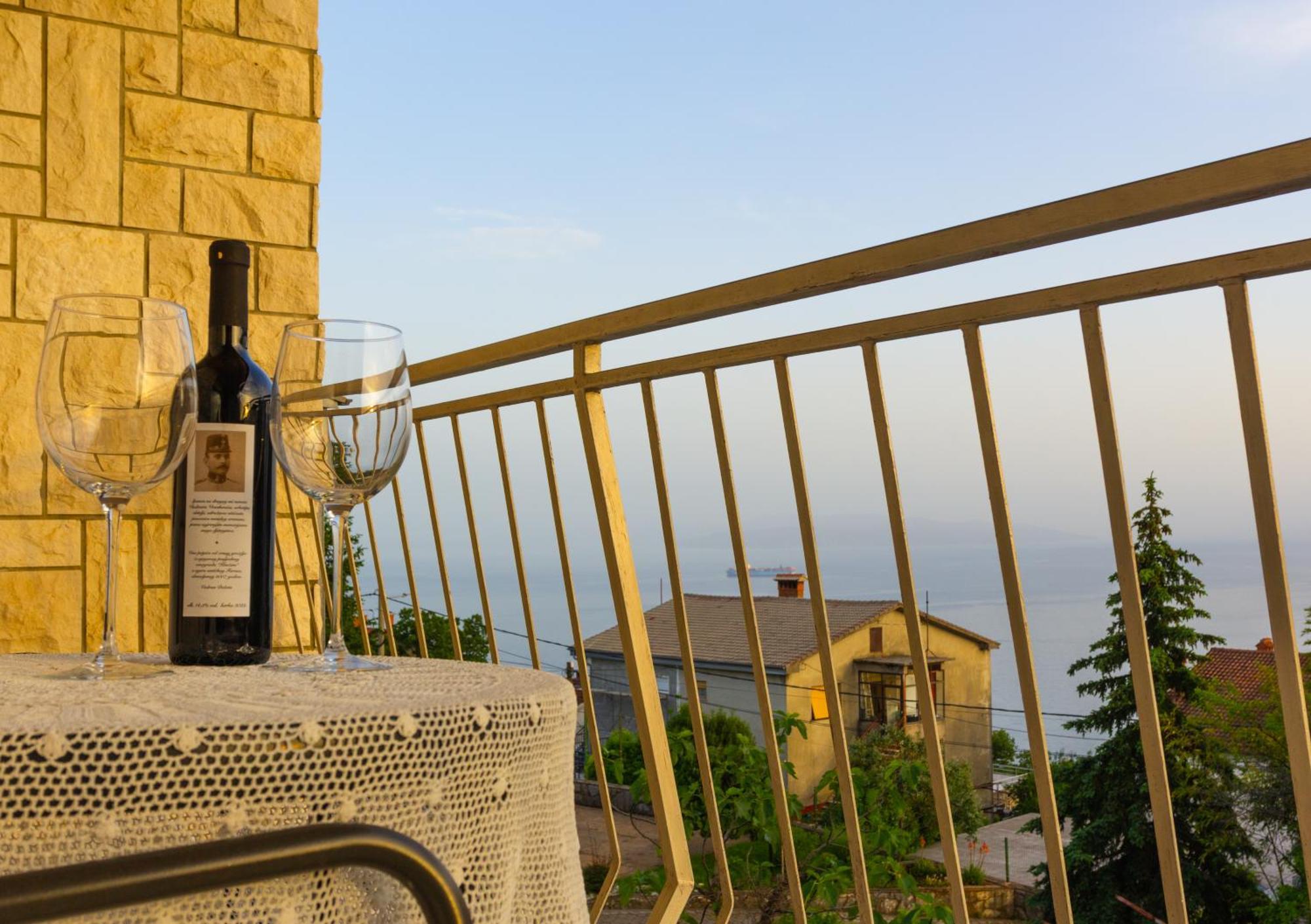 Sea View Retreat With 170Mbps Wifi And Sunny Balcony Apartment Kastav Ngoại thất bức ảnh